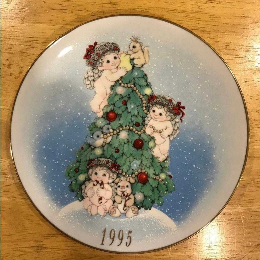 Kristin Dreamsicles Christmas Collector Plate The Finishing Touches 1995